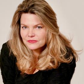 Headshot of Jen  Maren