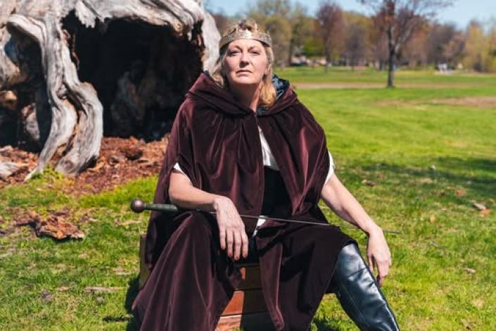 Gina Sauer as King Henry V